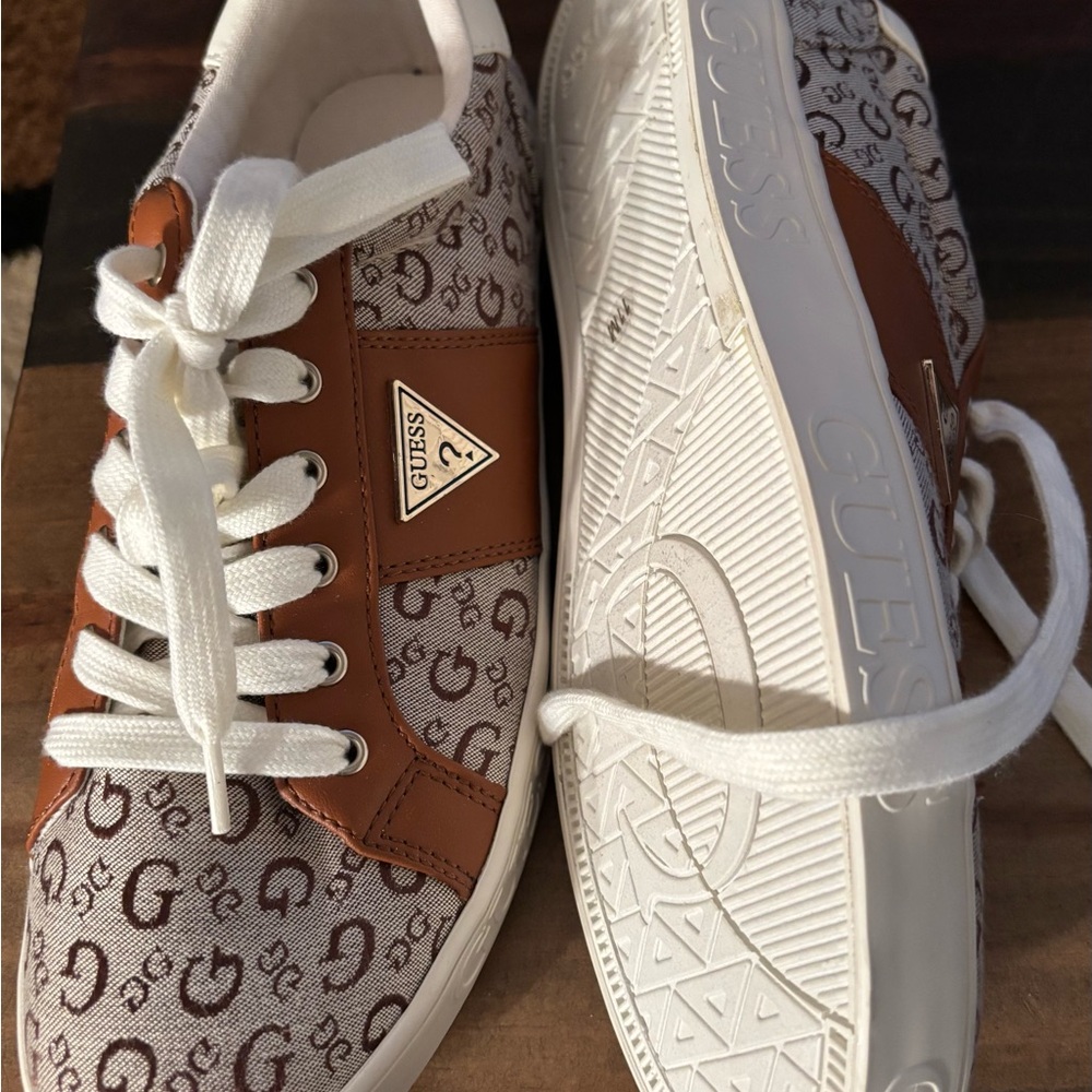 GUESS Women’s Brown and White Sneakers. New never worn.